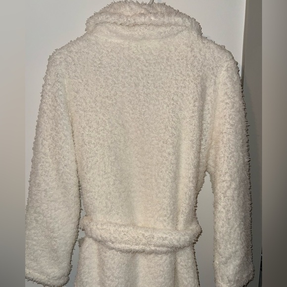 Cozy White Fleece Robe - Picture 3 of 3